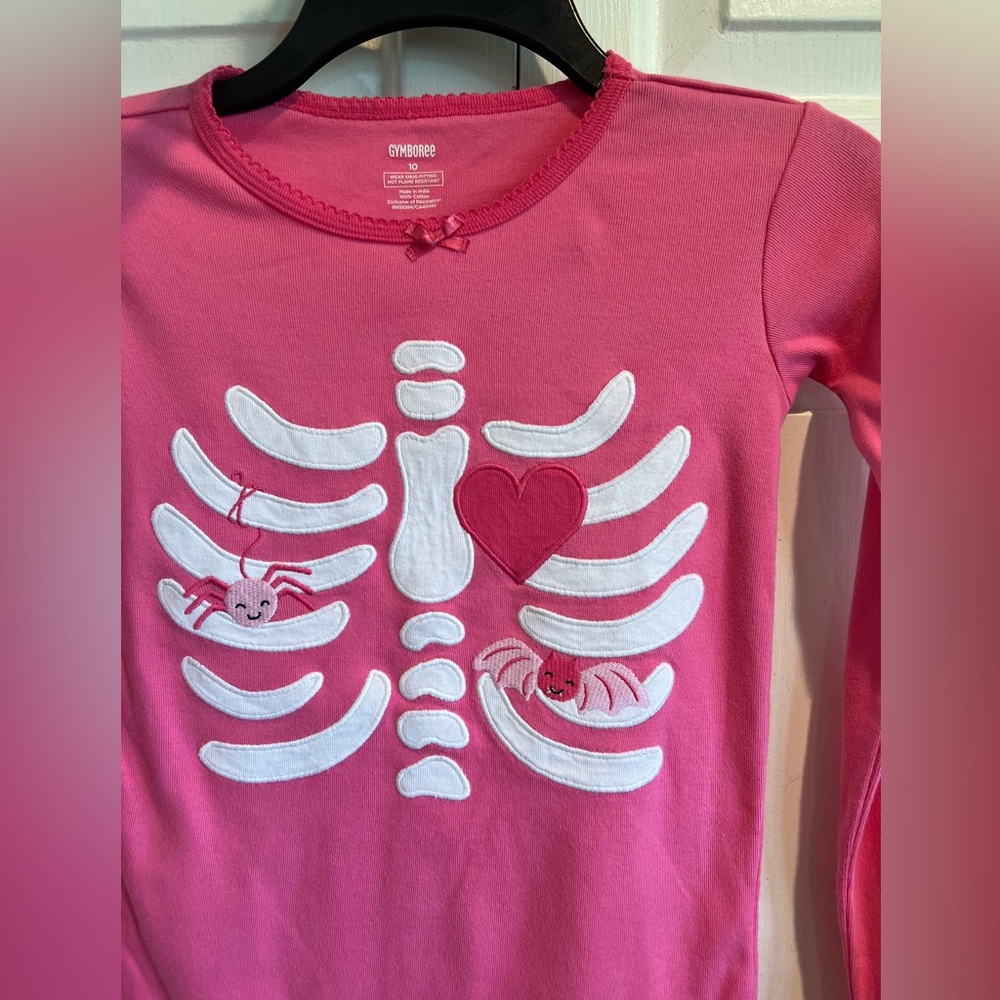 Gymboree💖 Pink Long Sleeve Tee with Fun Skeleton Design & Embroidered Spiders